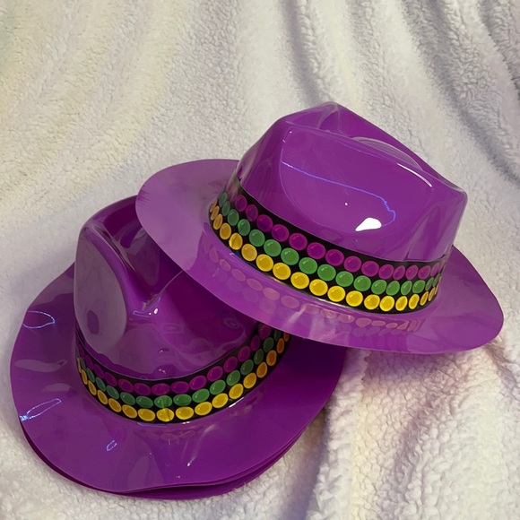 MARDI GRAS PARTY HATS | Purple - Picture 1 of 2